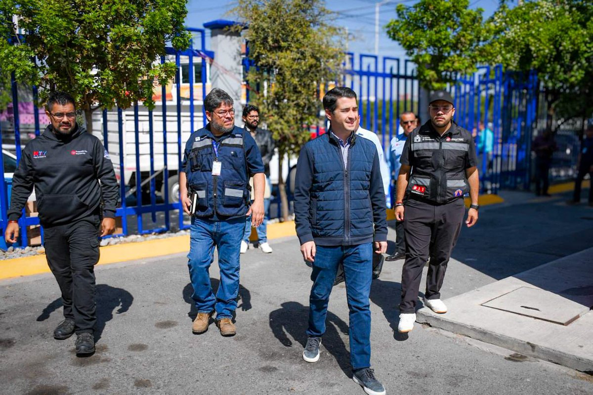 Personajes tweet media