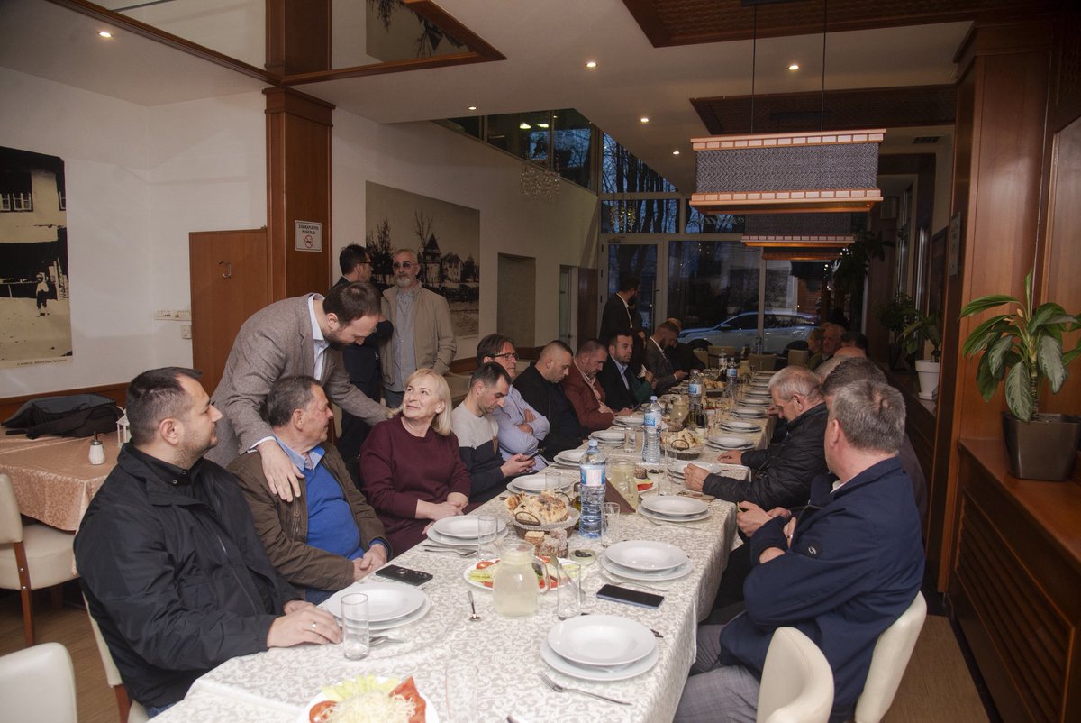 SeadSahman's tweet photo. Iftarsko druženje BDP⭐️ u Bijelom Polju i najava formiranja opštinske organizacije kroz aktivnosti jačanja i širenja mreže naših ljudi. 

Grad velikana poput Avda Međedovića, Rifata Burdžovića, Ćamila i Safeta Sijarića zaslužuje bolje predstavnike u društveno-političkom životu 🇲🇪 https://t.co/MuX6Ui6y55