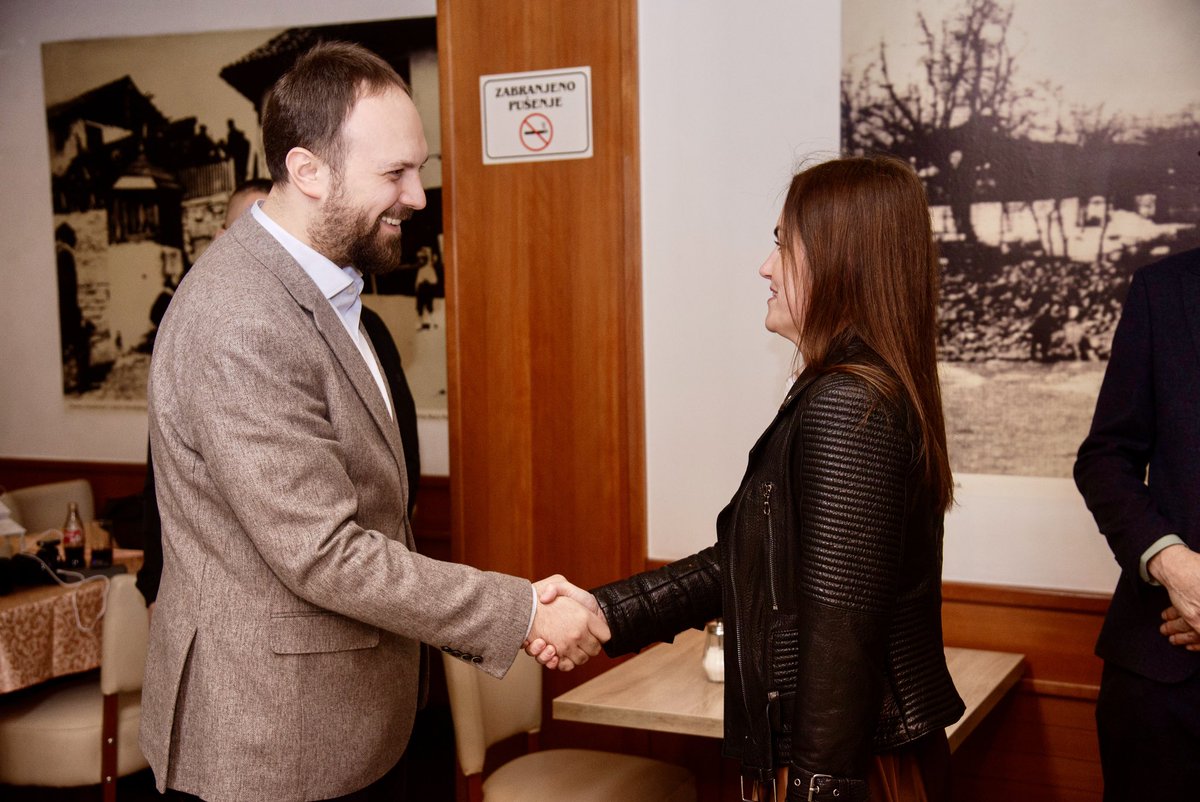 SeadSahman's tweet photo. Iftarsko druženje BDP⭐️ u Bijelom Polju i najava formiranja opštinske organizacije kroz aktivnosti jačanja i širenja mreže naših ljudi. 

Grad velikana poput Avda Međedovića, Rifata Burdžovića, Ćamila i Safeta Sijarića zaslužuje bolje predstavnike u društveno-političkom životu 🇲🇪 https://t.co/MuX6Ui6y55