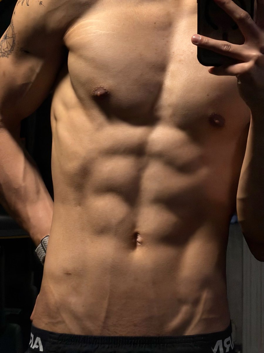 D 🗡️ tweet media