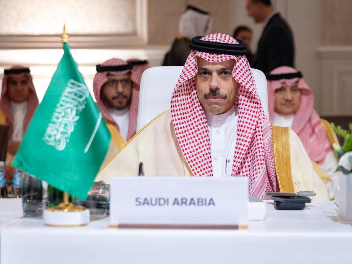 وزير الخارجية السعودي الأمير فيصل بن فرحان :

-النظام الإيراني اعتاد على ارتكاب الجرائم وإنكارها.

- استهداف الرياض خلال وجود دبلوماسيين من دول خليجية وإسلامية لم يكن صدفة، ونحتفظ بحق الرد عسكريًا إذا لزم الأمر.

- إيران خططت مسبقًا على اعتداءاتها على دول الخليج.

- ما هي مساهمات