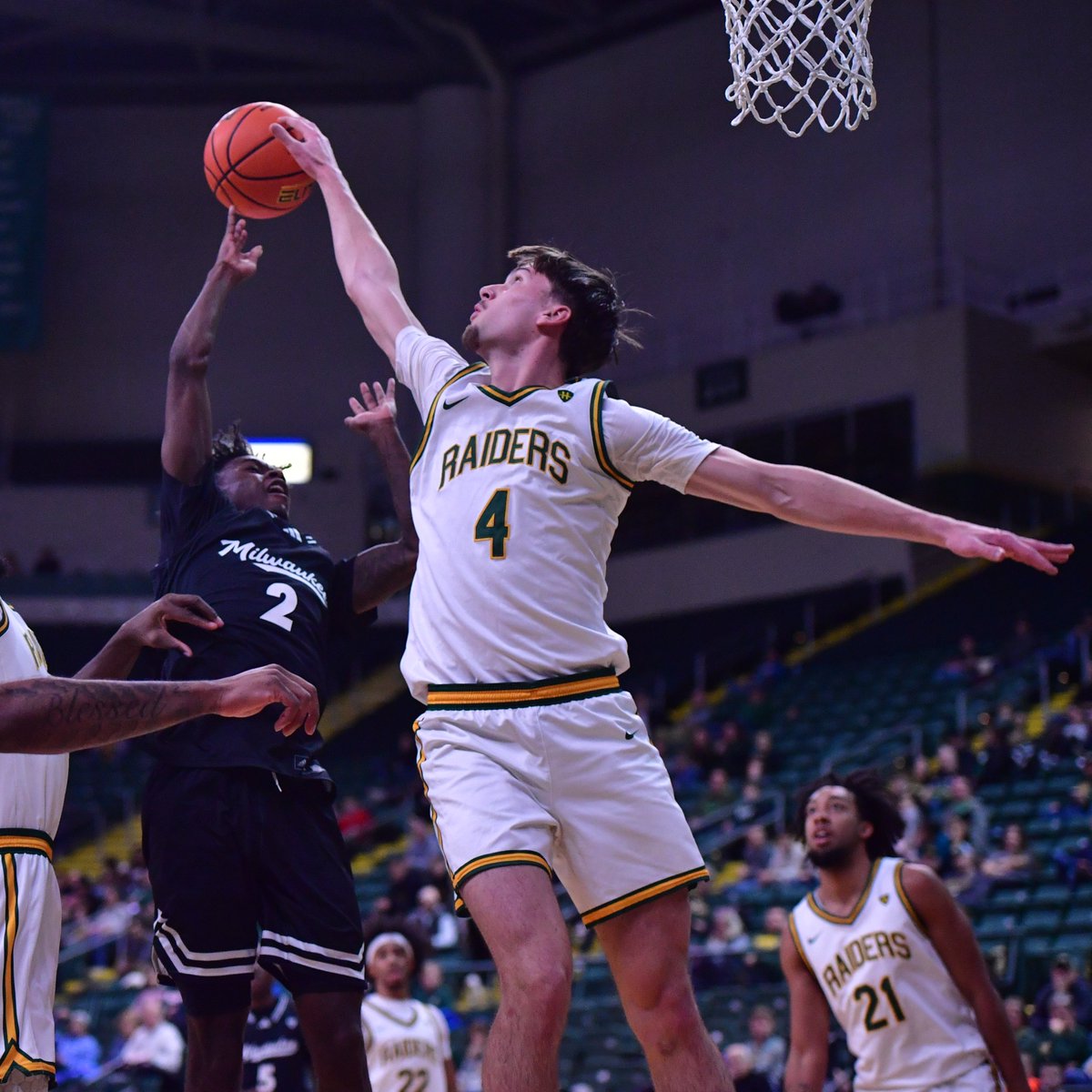 𝐅𝐫𝐞𝐬𝐡𝐦𝐞𝐧 𝐫𝐞𝐚𝐝𝐲 𝐟𝐨𝐫 𝐏𝐡𝐢𝐥𝐥𝐲 😤 Get to know: Michael Cooper & Kellen ...
