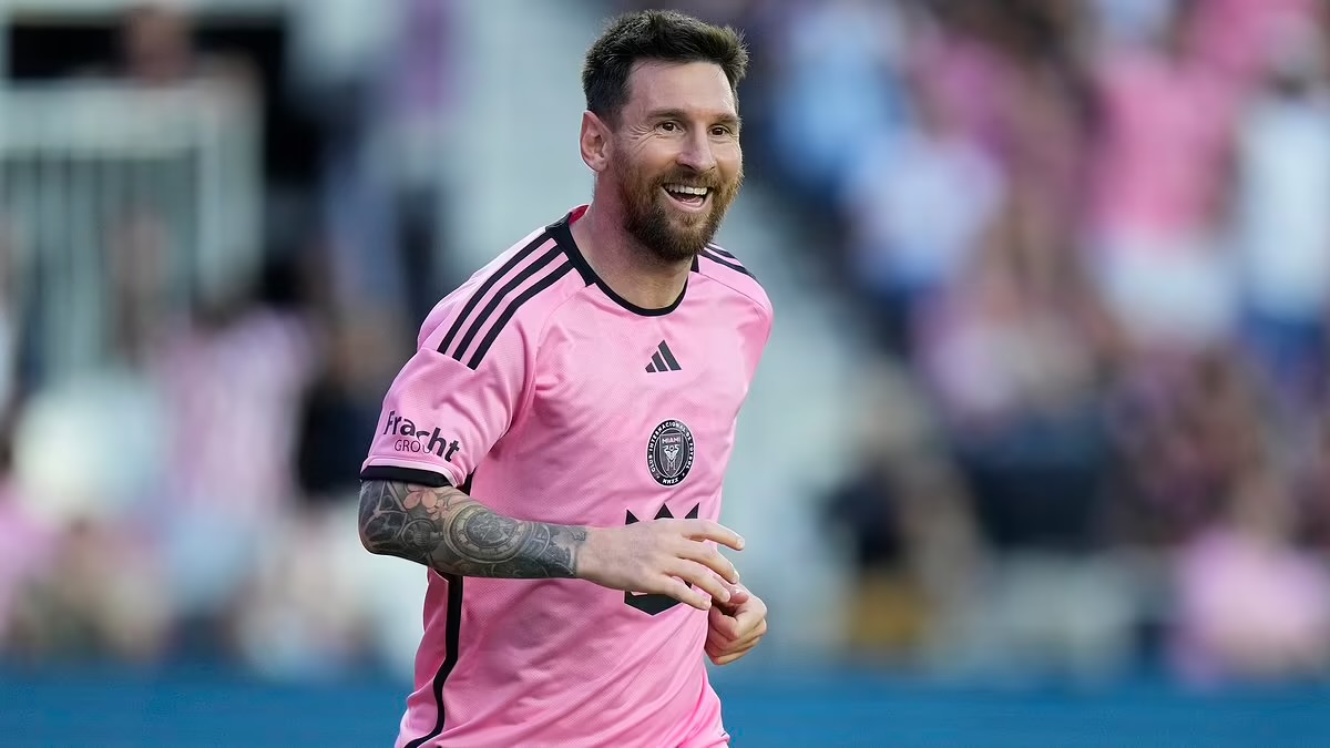 PurelyFootball ℗ tweet media