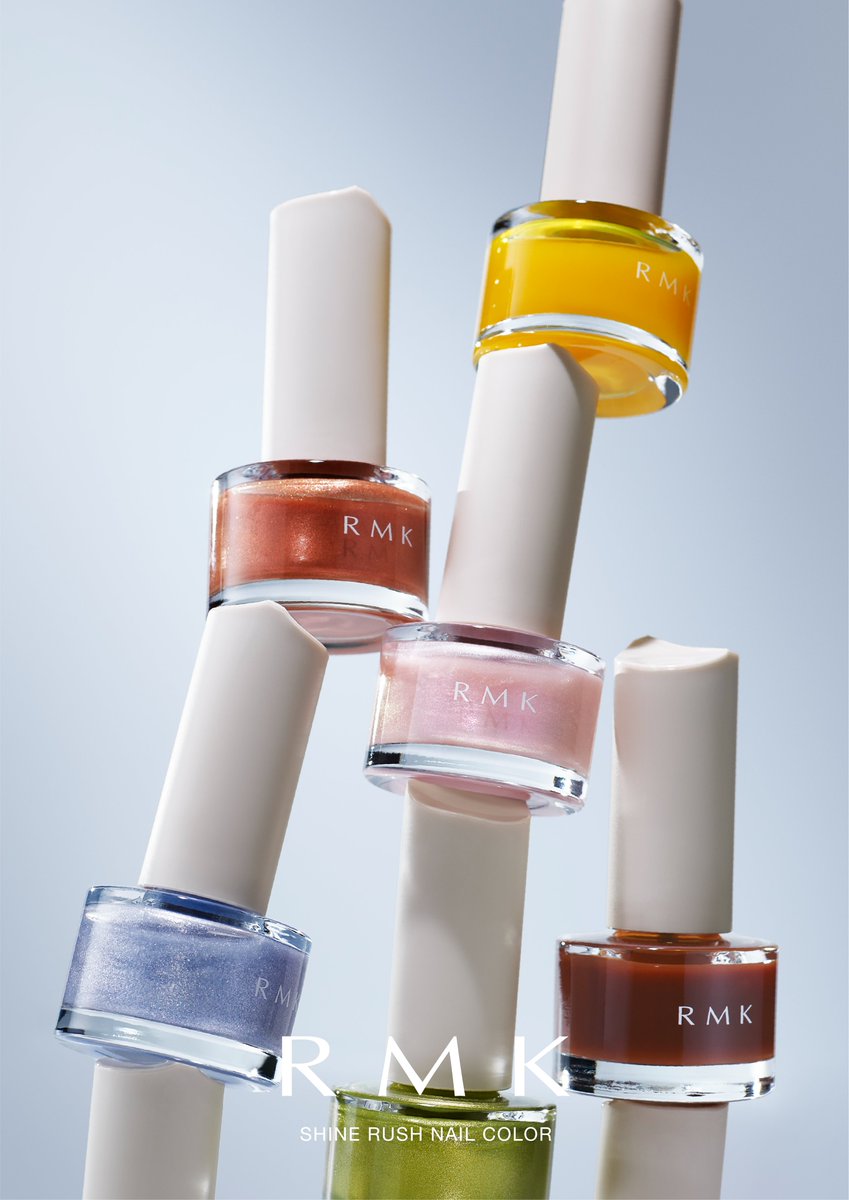 rmkrmk_jp's tweet image. 【本日より予約開始】

指先を美しく引き立てて高揚感を添えるネイルカラーが登場。

肌になじみながらモダンに主張する、グロウフィニッシュのカラーバリエーション。

#RMK シャイン ラッシュ ネイルカラー
全17色 ※EX-01・EX-02のみ数量限定
2026年4月3日(金)発売

▶️x.gd/77KOl
