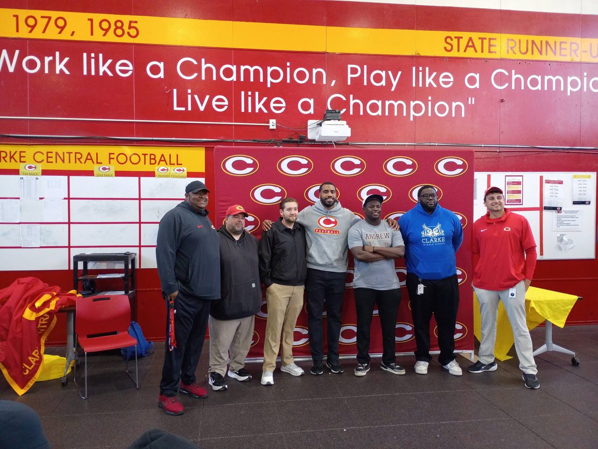 CoachB1621's tweet photo. Big day at Clarke Central HS! 🙌

Congrats to @dr34m_15 on committing to Andrew College 🏈🎓

Positive, coachable, and a great teammate these past 2 years. The future is bright—this is just the start. Proud of you, Dream! 💪🔥 https://t.co/sl9uci4AXD