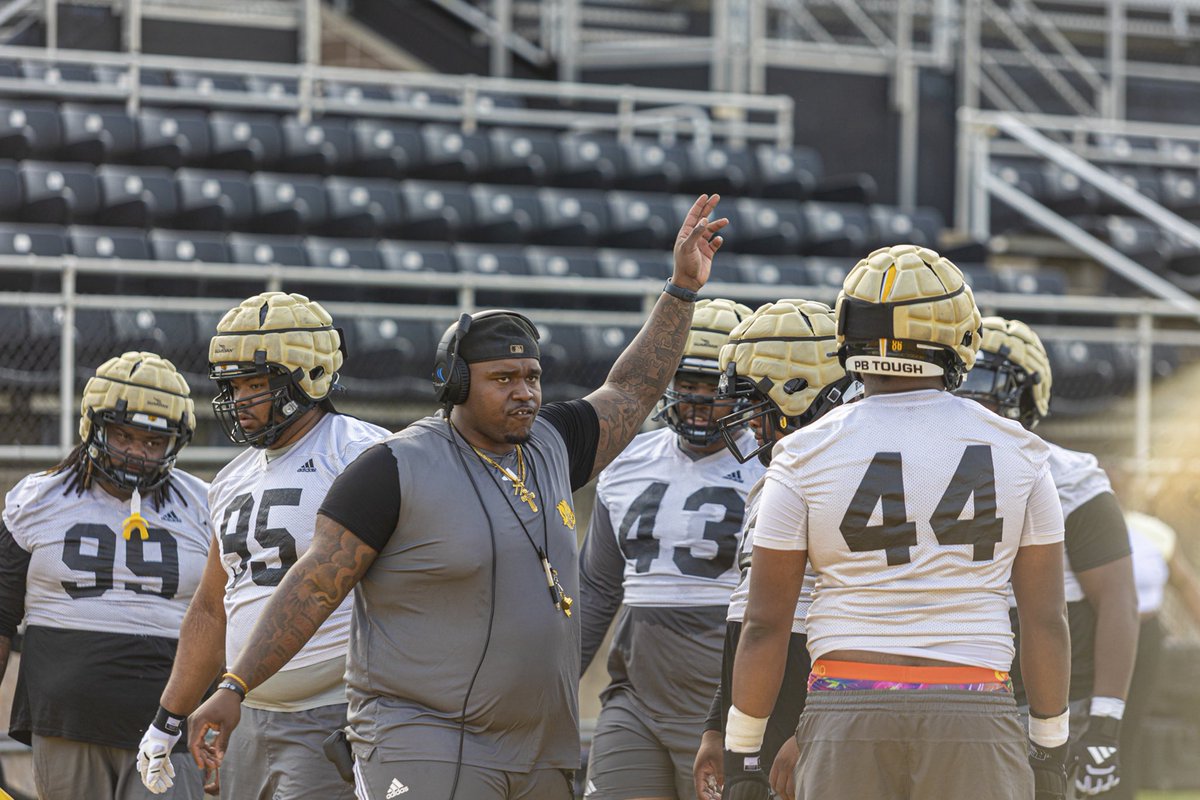 𝐆𝐨𝐥𝐝𝐞𝐧 𝐋𝐢𝐨𝐧𝐬 𝐅𝐨𝐨𝐭𝐛𝐚𝐥𝐥 🏈 tweet media