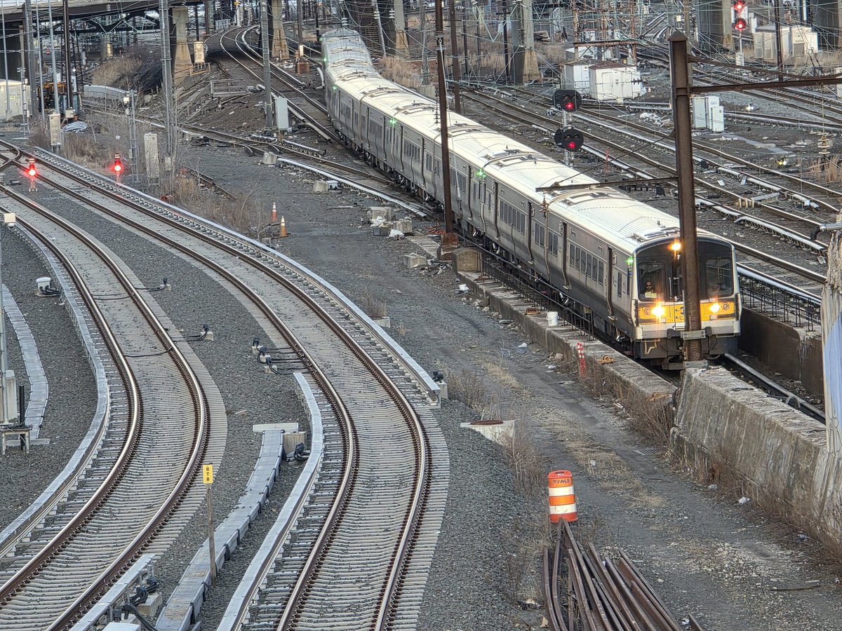 John R. Ross tweet media