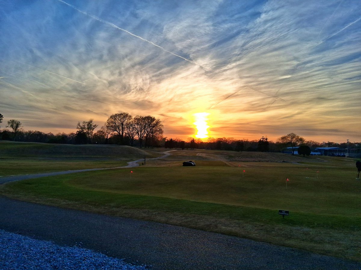 hannahsview's tweet image. Goodnight!  🌙 

#weather #golf #sunsetlovers