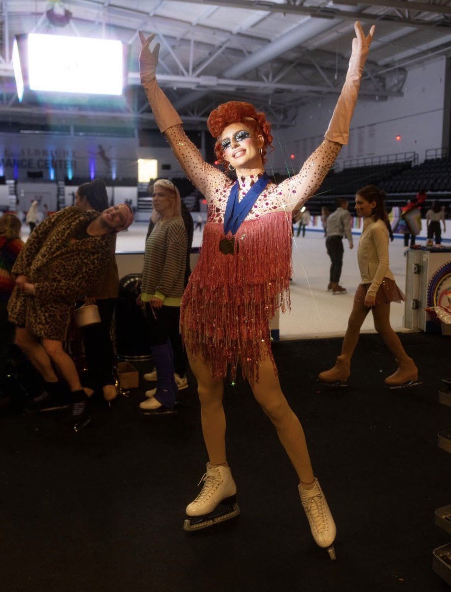 Drag Crave tweet media