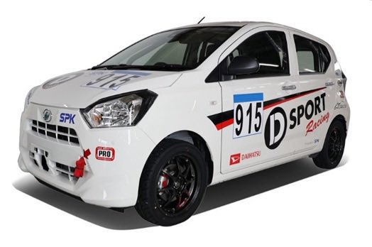 HelloDaihatsu's tweet photo. ダイハツは、#JAFモータースポーツジャパン2026in横浜 に「ミラ イース tuned by D-SPORT Racing K4GP 7時間耐久レース参戦車両」を出展します🚗

展示車両は、SPK株式会社が本日より発売開始したコンプリートカー「ミラ イース tuned by D-SPORT Racing」をベースにした実車のレース参戦車両です✨

入場は無料です！皆様のご来場を心よりお待ちしております☺️

イベント名：JAF モータースポーツジャパン2026 in 横浜
日程 ：2026/3/20(金・祝)、21(土)
会場 ：横浜市 山下ふ頭
主催 ：一般社団法人日本自動車連盟（JAF）
展示車 ：ミライース tuned by D-SPORT Racing K4GP 7時間耐久レース参戦車両
デモ走行 ：コペン GR SPORT ラリー参戦車両による実演予定

イベント詳細↓
https://t.co/fd2gQwNIla

SPK特設サイト↓
https://t.co/cfAJUCI78B

ニュースリリース↓
https://t.co/QCErvt9UGK