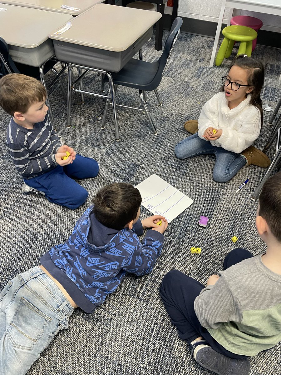 marnellandrea29's tweet photo. We reviewed adding three numbers with a new math game called Beat That. It was a lot of fun! @VV_Voyagers #fabulousfirsties #welovemath https://t.co/8pqbTpp0ul
