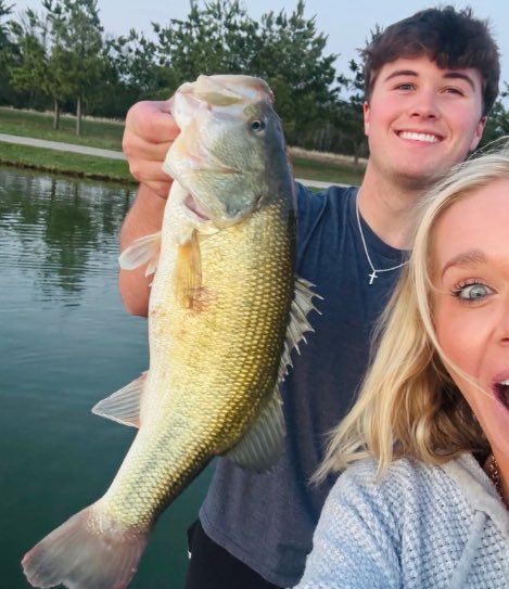 Go Country 105 tweet media