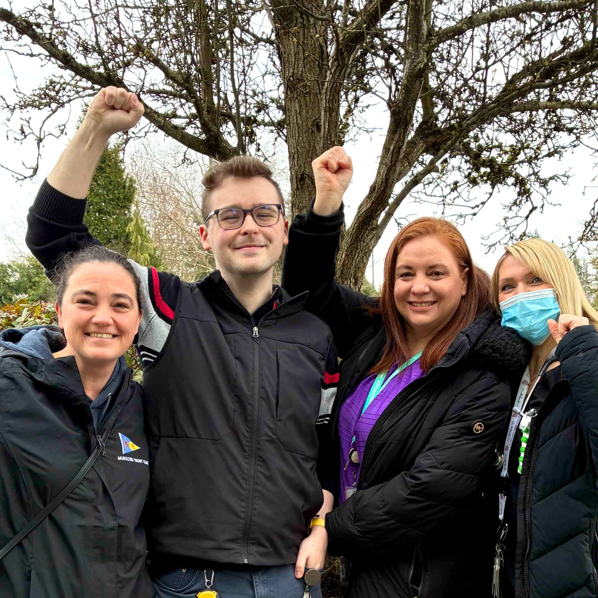 SnoCoDSA's tweet photo. Congratulations to these local Snohomish County workers who registered with SEIU!

🌹➡Want to get involved with supporting unions and empowering the working class? Join our next Labor &amp; Strike Working Group meeting: https://t.co/Rirr0efHd6

#WorkingClassPower https://t.co/alAHY6OW62