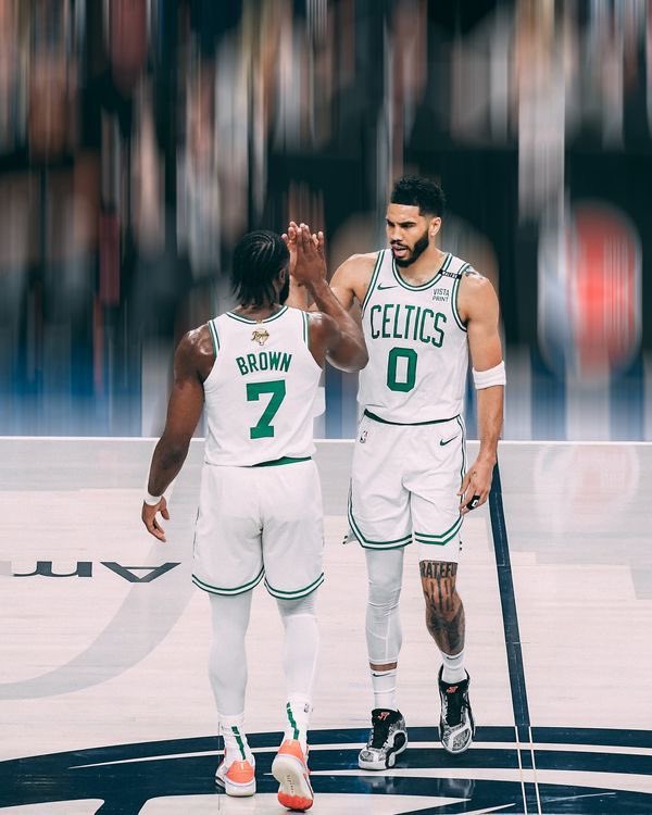 Playoff BOS tweet media