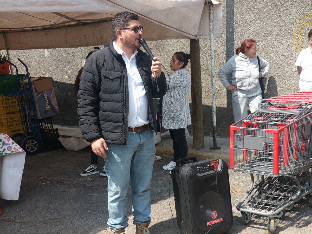Direj_PCGAM's tweet photo. Del campo a tu hogar, sin intermediarios
“Campo a la Ciudad” estuvo en #Malacates  y #SanJuanDeAragón 6ta. Sección , acercando frutas, legumbres, granos y quesos a precios accesibles.
El @GobCDMX conecta el campo con las familias.

#CapitalDeLaTransformación https://t.co/P7aMGTL51F