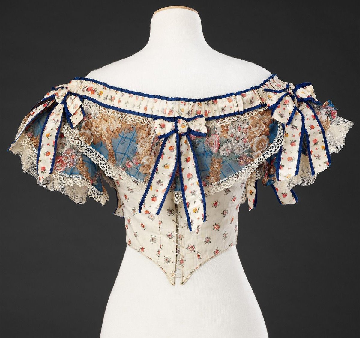 La Mode Unknown tweet media