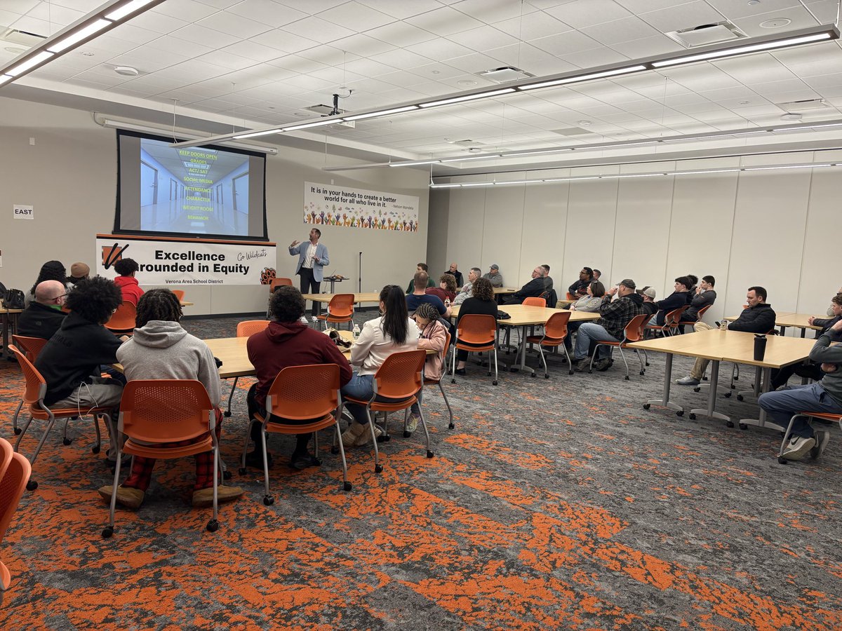 Andrew Riley 🏈 tweet media