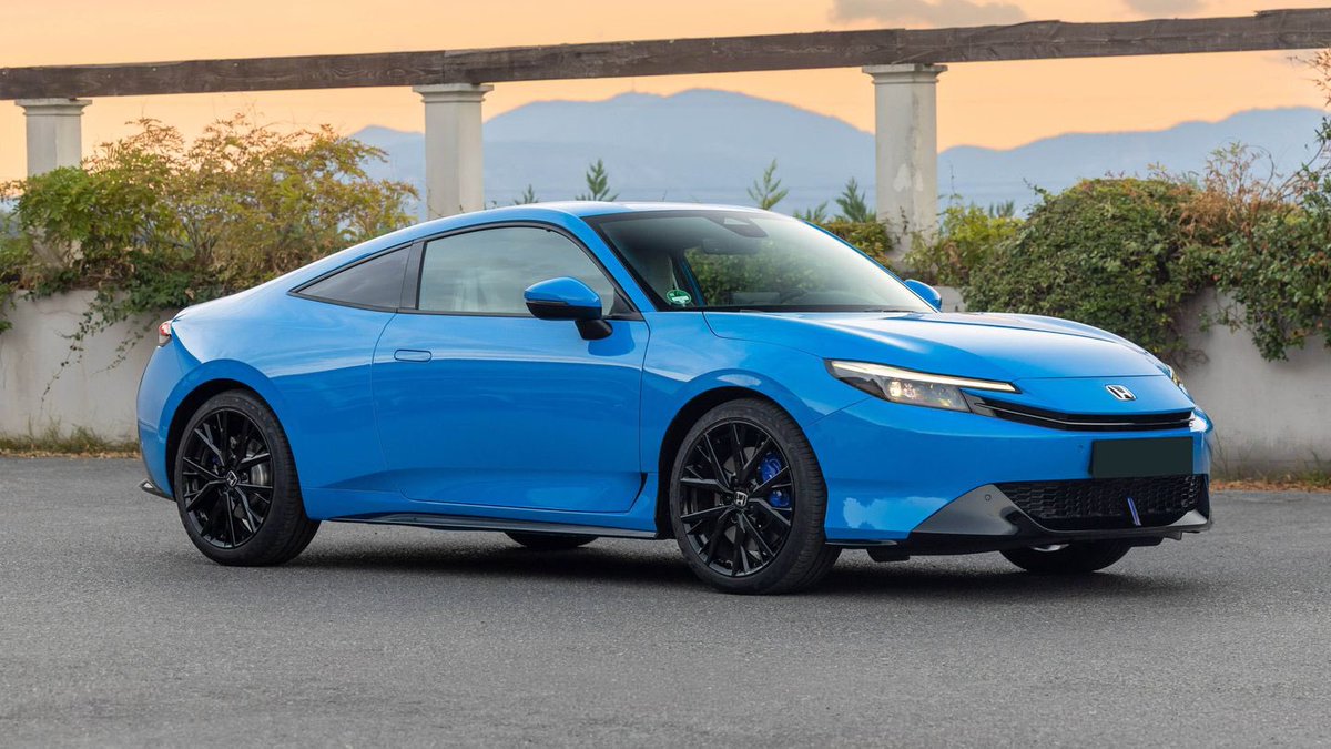 AutosyMas's tweet image. El Honda Prelude 2026 llega por primera vez a México como un coupé híbrido de 200 hp. Destaca por su base derivada del Civic Type R, sistema e-CVT y tecnología que simula cambios deportivos con paletas al volante. @HondaMexico #HondaPrelude #Autos #Híbridos
