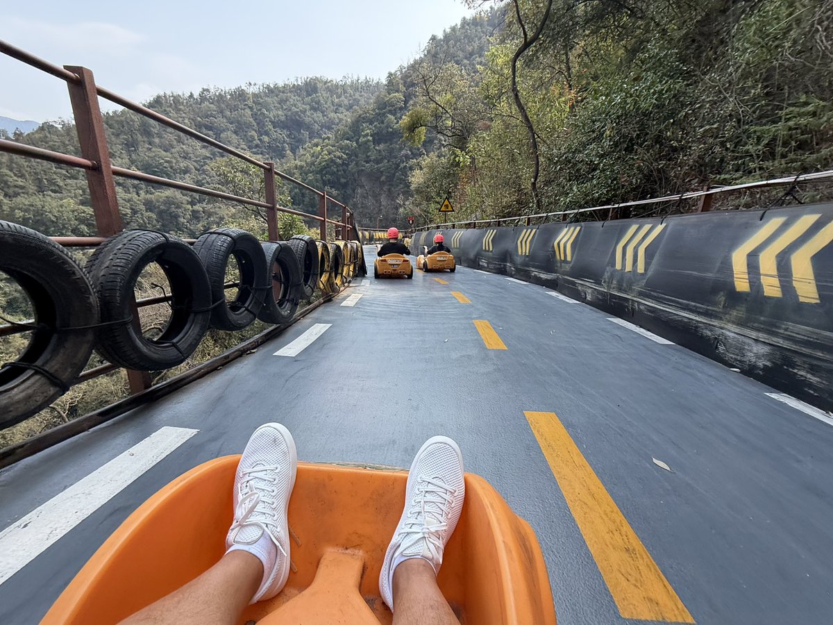 Attractions 360° tweet media