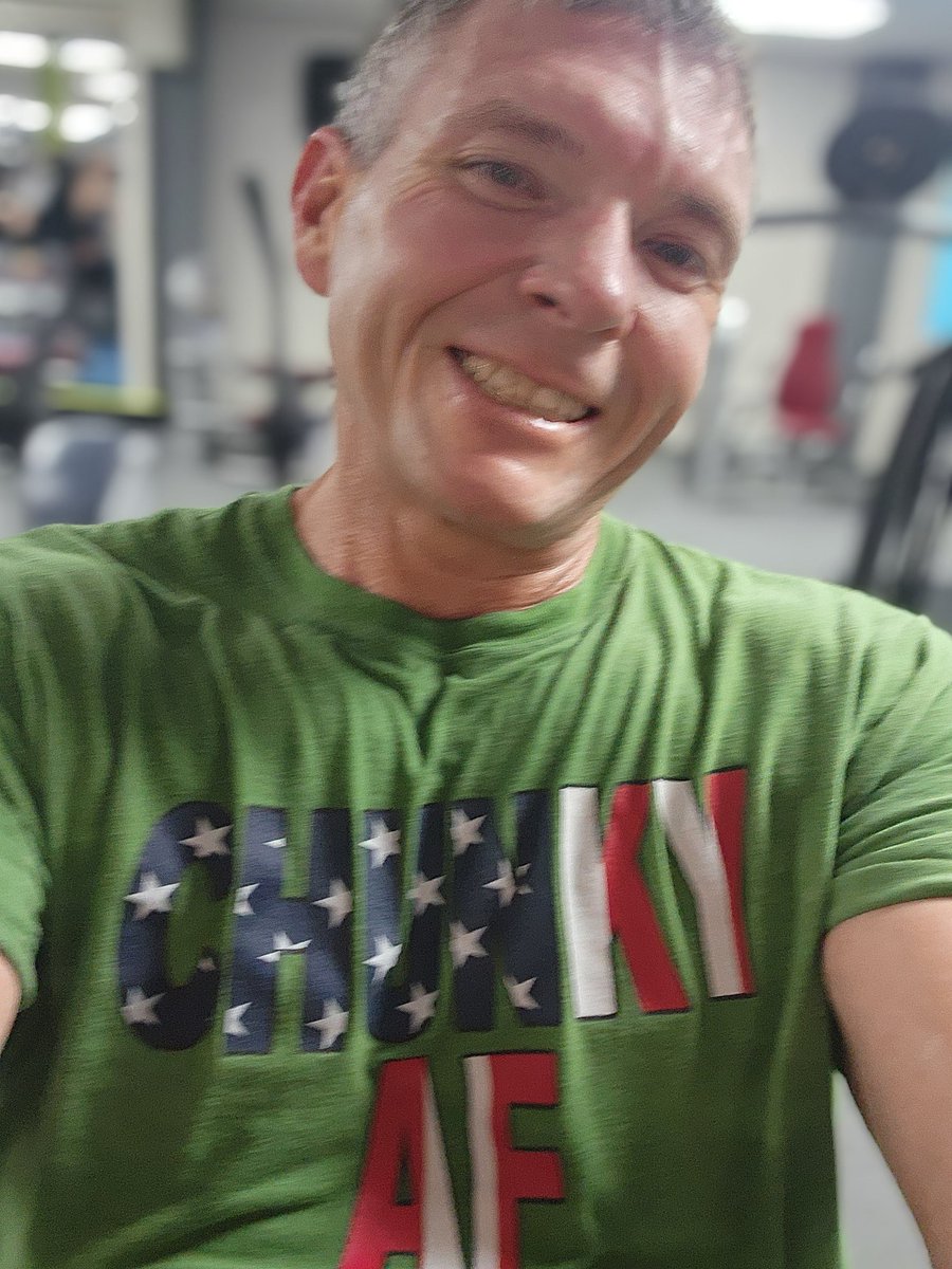 raysenior598's tweet image. It has been a month 🤯 
Sick, work, kids stuff,  trips and just life.... 
Well it is all behind me,  for  now.
I am going to take the time o need in the kitchen the gym and in life to put my fitness 💪 at the top of the to do list.
#livehealthy #fitness #dontgiveup  #RockTheMingo