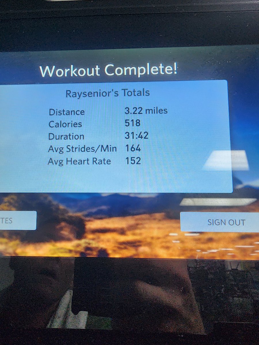 raysenior598's tweet image. It has been a month 🤯 
Sick, work, kids stuff,  trips and just life.... 
Well it is all behind me,  for  now.
I am going to take the time o need in the kitchen the gym and in life to put my fitness 💪 at the top of the to do list.
#livehealthy #fitness #dontgiveup  #RockTheMingo