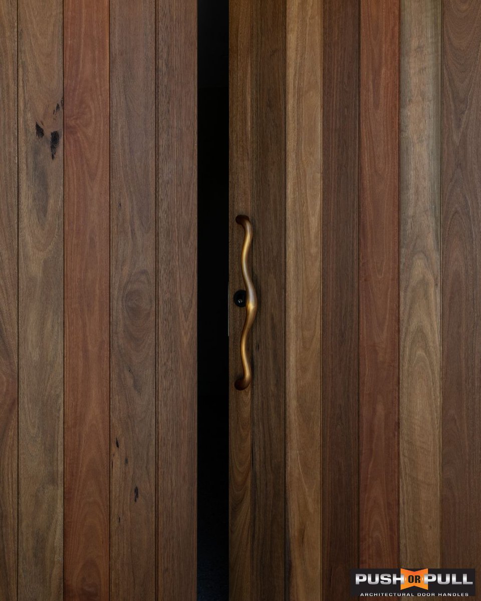 Push or Pull tweet media