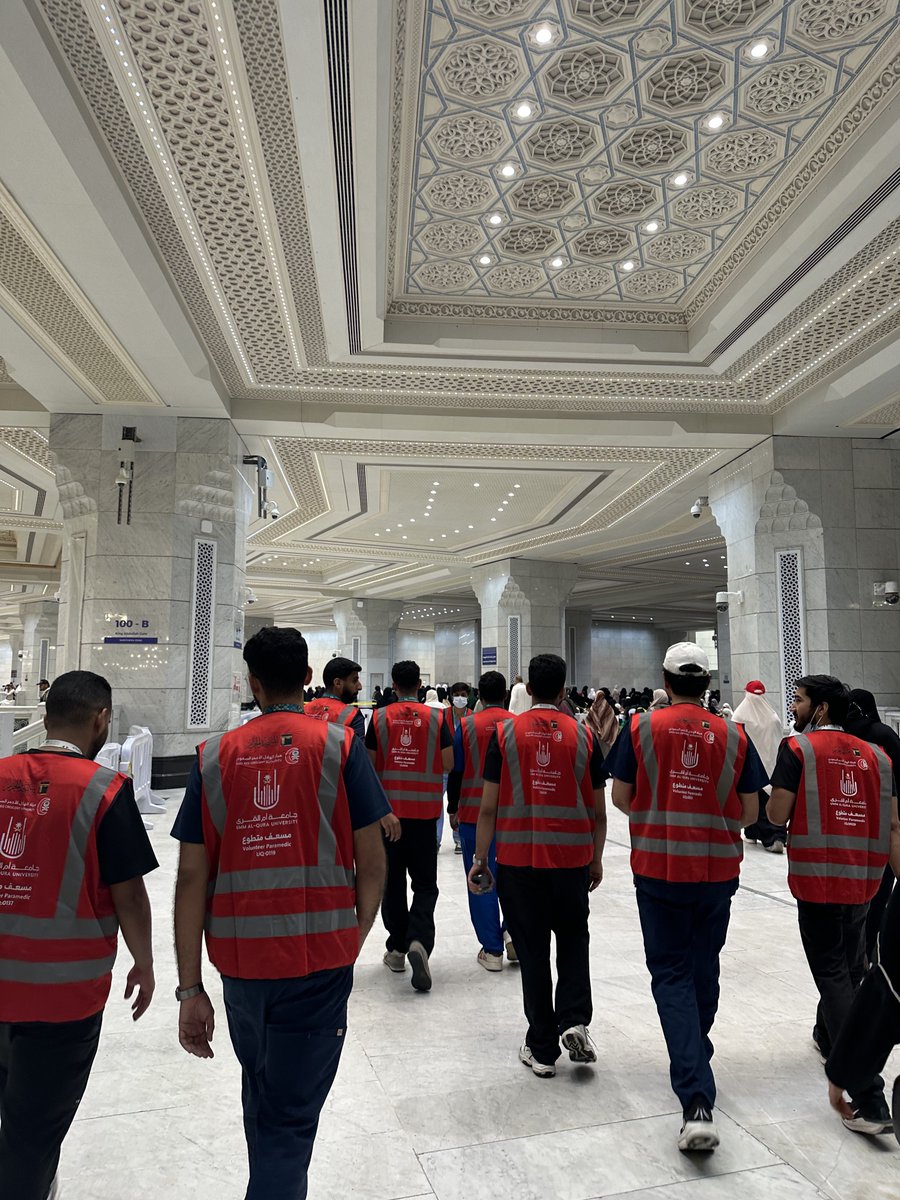 Mona🍒 tweet media