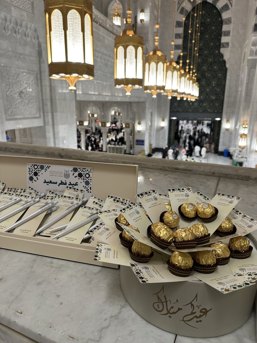 Mona🍒 tweet media