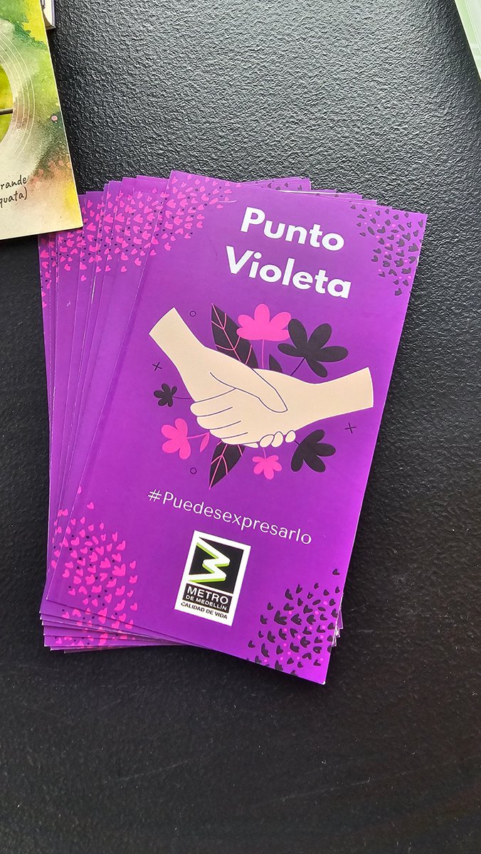 metrodemedellin's tweet photo. ¿Alguna vez has sentido que el silencio es la única opción? El Metro de Medellín dice: ¡No más! 🤚💜

Presentamos el Punto Violeta, una unidad itinerante diseñada para romper barreras y desnaturalizar las violencias de género en nuestro sistema y entorno laboral. Porque viajar seguras es nuestro derecho. 👩🚈