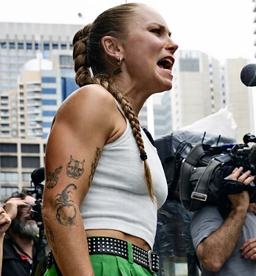 Peter Cronau tweet media