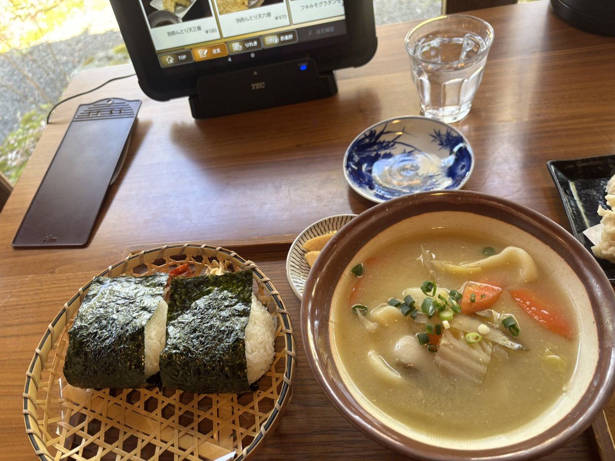 だんご汁美味しーーーー！！
甘味茶屋の別府店、湯布院店それぞれで2回も食べちゃった^›⩊‹^♩

天むすもめちゃくちゃ美味しい🍙🍙
だんご汁は大分に行くといつも食べるくらい大好き💓#ゅかにゃー飯