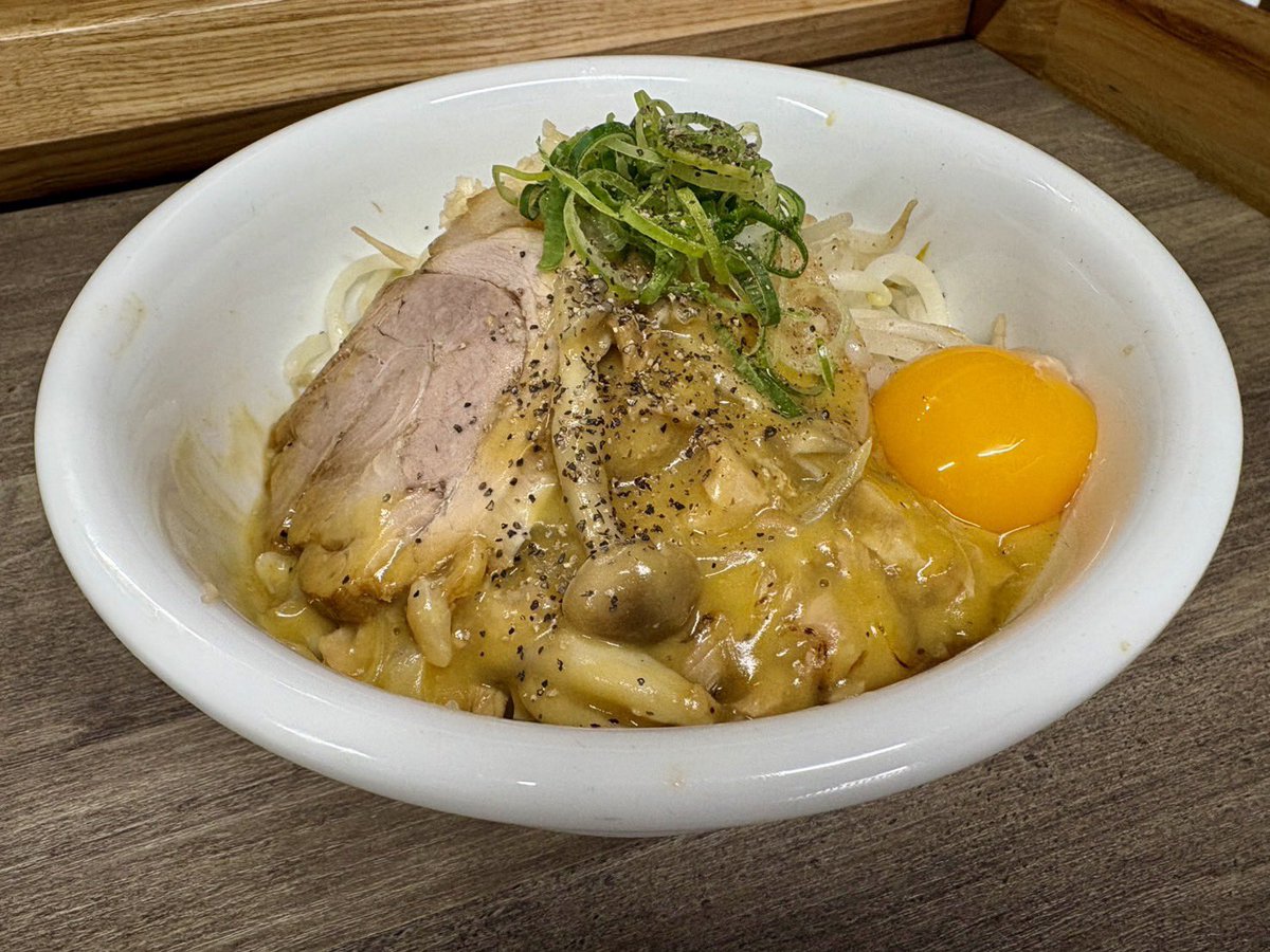 ragisobaN35's tweet image. おはようございます！

3/19(木)肉玉ジョー琴似店

限定ラーメン
・カルボシチューまぜそば

コッテリパンチの豚スープで作るカルボナーラシチューがめっちゃ美味しい！是非ご賞味下さい！

11時オープン！

各種デリバリーもやっておりますので是非ご利用下さい！

#Ubereats
#出前館
#rocketnow