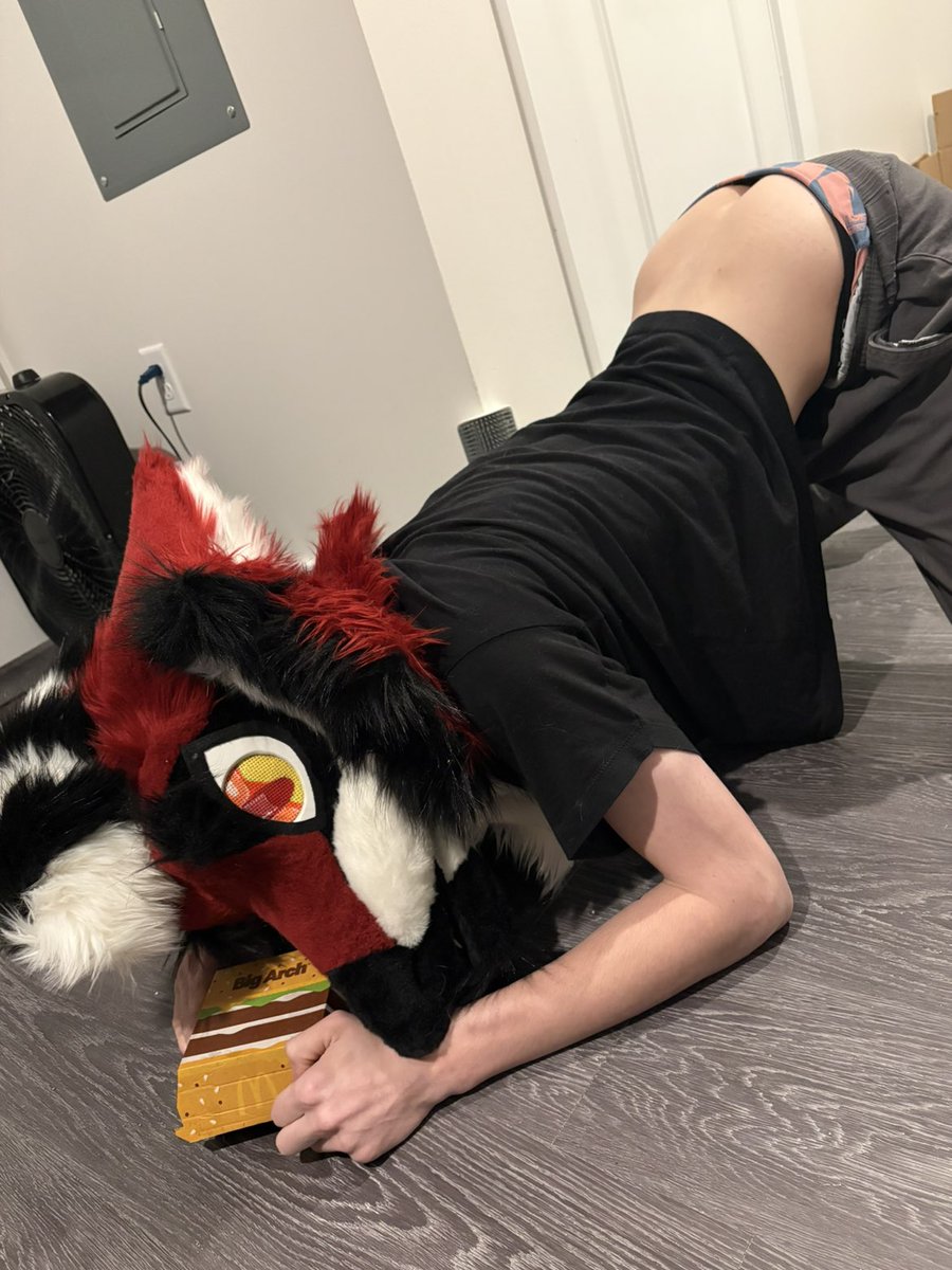 Bullitthole's tweet photo. Big arch for a Big Arch 😉
#BigArch #suggestive #murrsuit #fursuitporn #femboy #twink #nsfwtwt #furrynsfw #furryporn https://t.co/2DOjwZDynP