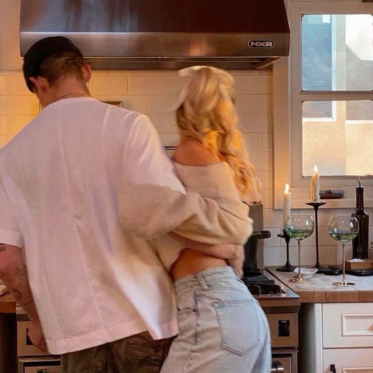 Eu, vc , muita neve e doces !! 🧡🦊