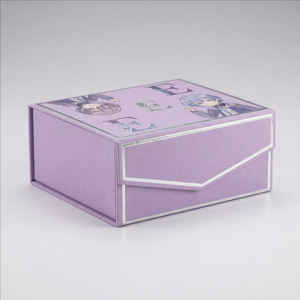 dypacks's tweet image. Lavender dreams with silver accents. Magnetic rigid box for your premium collectibles. Elevate your unboxing experience. 💜✨  
dypacks.com

#lavenderbox #silverfoil #magneticbox #rigidpackaging #premiumbox
