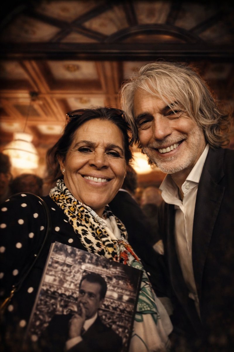 La Tata Aurora Vargas es un ser especial y una cantaora inalcanzable. Noble, pura, gitana... Ella también nos acompañó en la inauguración del azulejo-homenaje a Juanma Martín. El capataz de la Voz de Bronce.