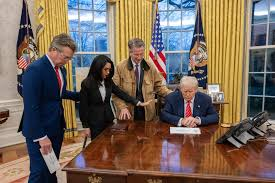 Nancy Graces Bangs tweet media