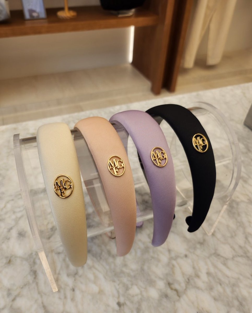 nnewstore's tweet photo. ꒰•พร้อมส่ง•꒱ - ที่คาดผมจากแบรนด์ MARITHE แบบโกยุนจอง

🔖MARITHE SATIN HAIRBAND 
〰️ 🔥ลดเหลือ 1,090 จาก 1,290.-🔥
〰️ สี ivory / black / light purple (new✨)

 🚚ส่งฟรี💨

#พรีออเดอร์เกาหลี #พรีเกาหลี #marithe #ที่คาดผม #marithethailand #marithé #goyongjung #โกยุนจอง https://t.co/JJfXyhZ6dz