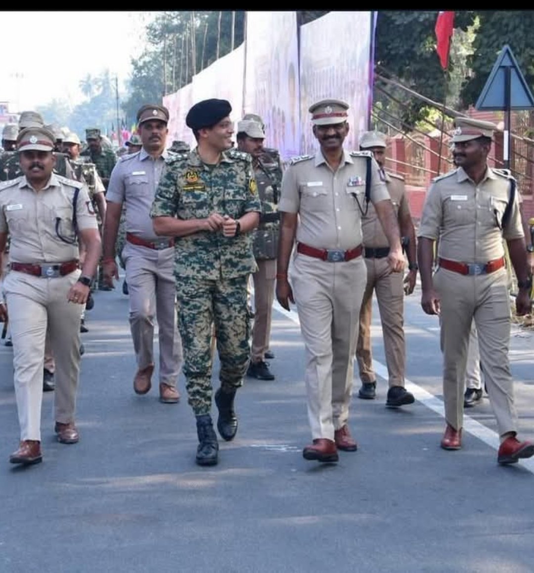 Ongoing election preparations in #Tamil Nadu #BSF and Tamil Nadu #Police conducting a coordinated flag march across key areas. The presence of  elite forces like BSF has boosted public confirmed #peaceful, secure, and fair electoral process.
Locals were seen welcoming BSF jawans.