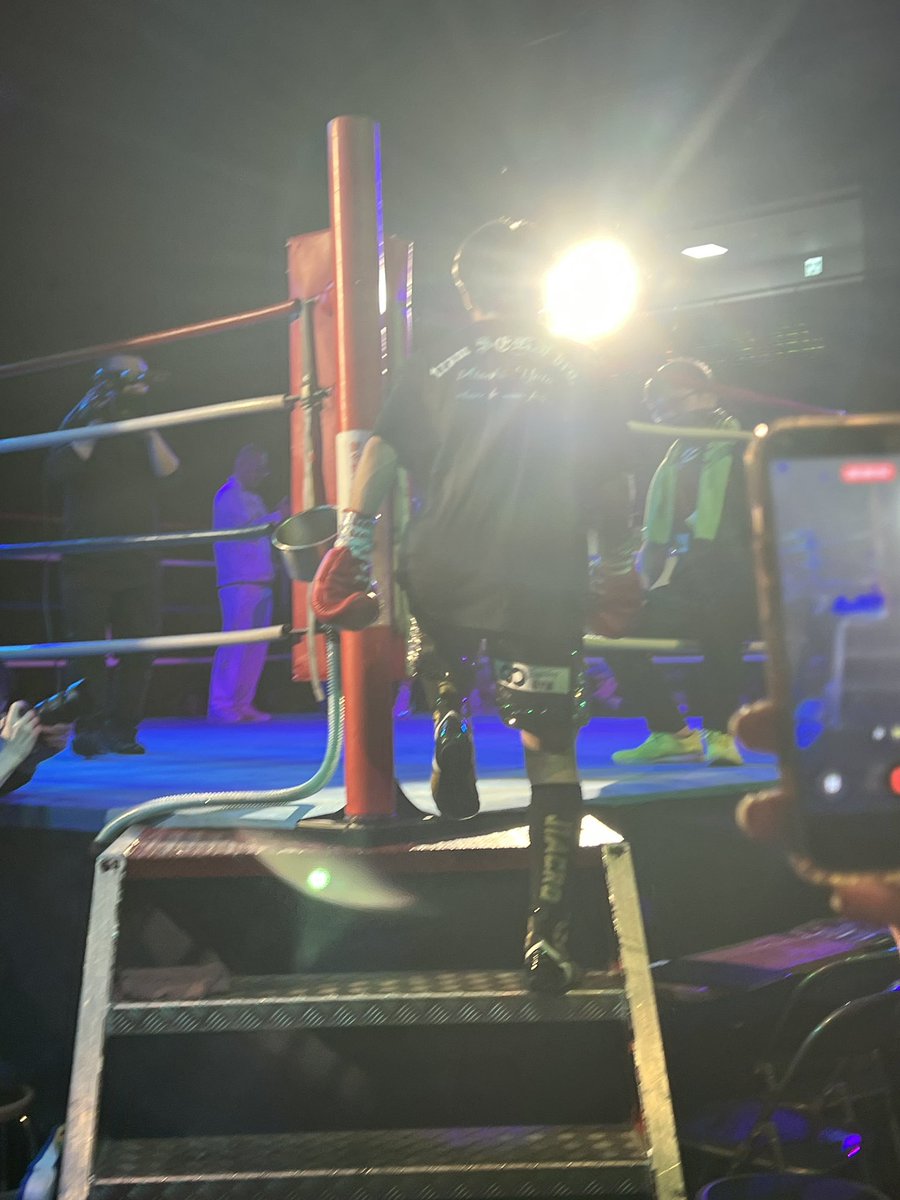 昨日の角海老興行最高でした！
メインのクリスさんの試合、感動して泣きそうになりました😭

自分も5/29の角海老興行に出させて頂けるみたいなので、しっかり練習して注目して貰えるように頑張ります‼️

写真は普段の2倍くらい背中が大きく見えた逞しいゆうた^ ^