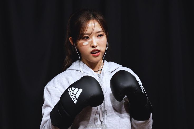 poké loona thinker tweet media