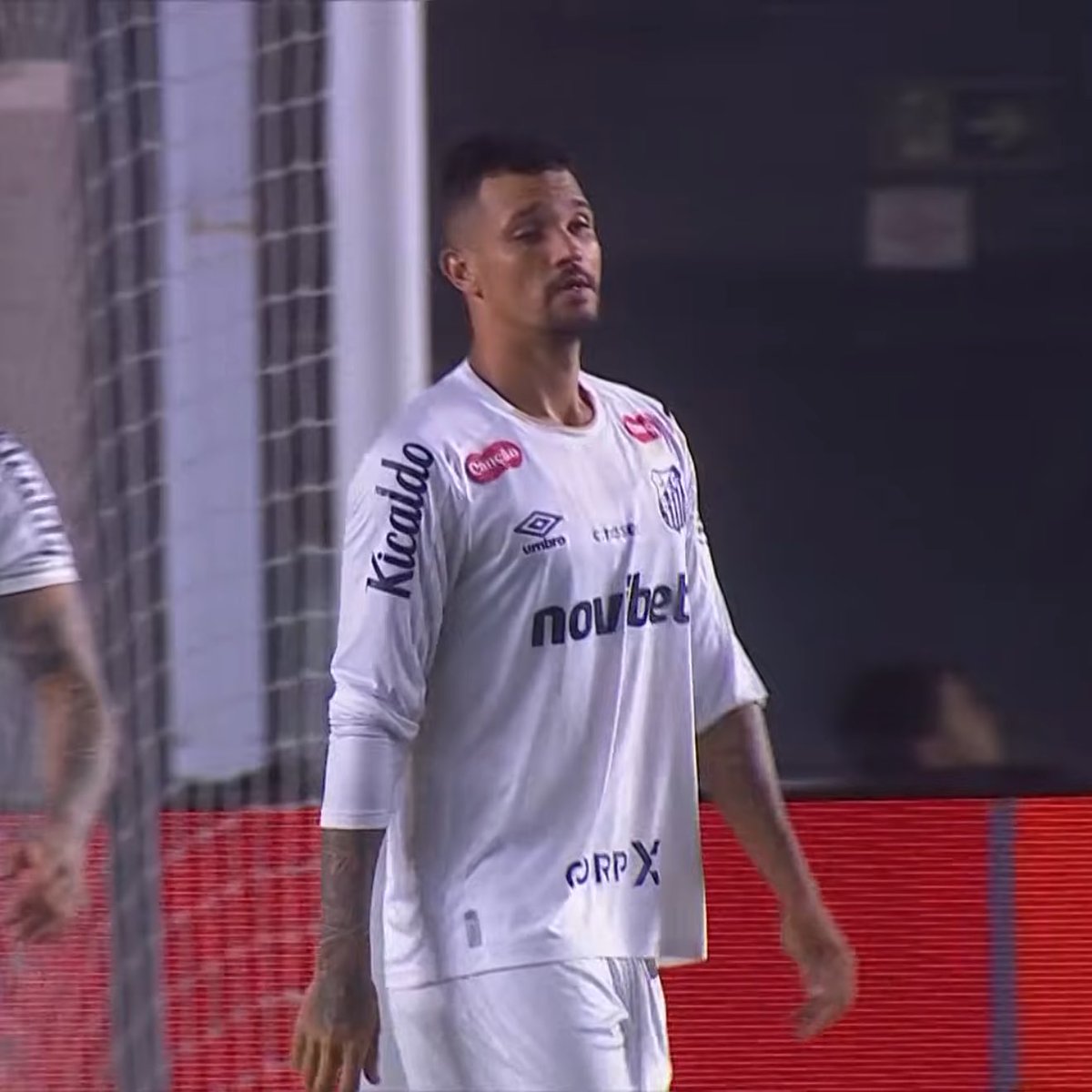 O pior zagueiro da história do Santos.