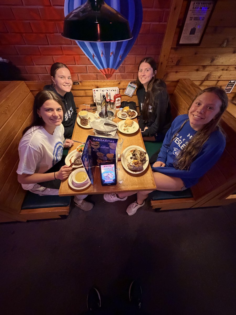 𝐃𝐚𝐤𝐨𝐭𝐚 𝐖𝐞𝐬𝐥𝐞𝐲𝐚𝐧 𝐖𝐁𝐁 tweet media