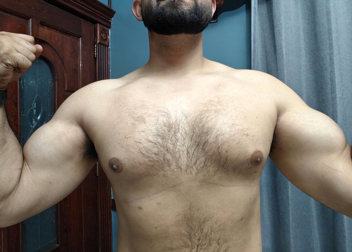 Alruse122's tweet photo. RT y arre 🥵 https://t.co/q27zHHKBdC