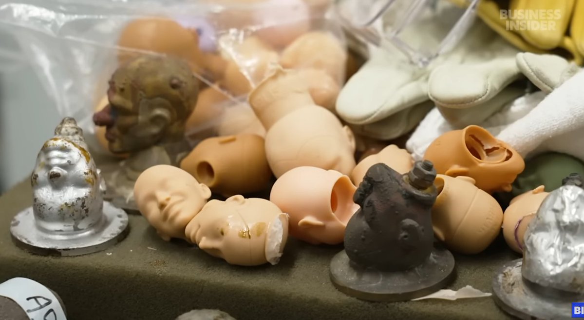 dollyknife tweet media