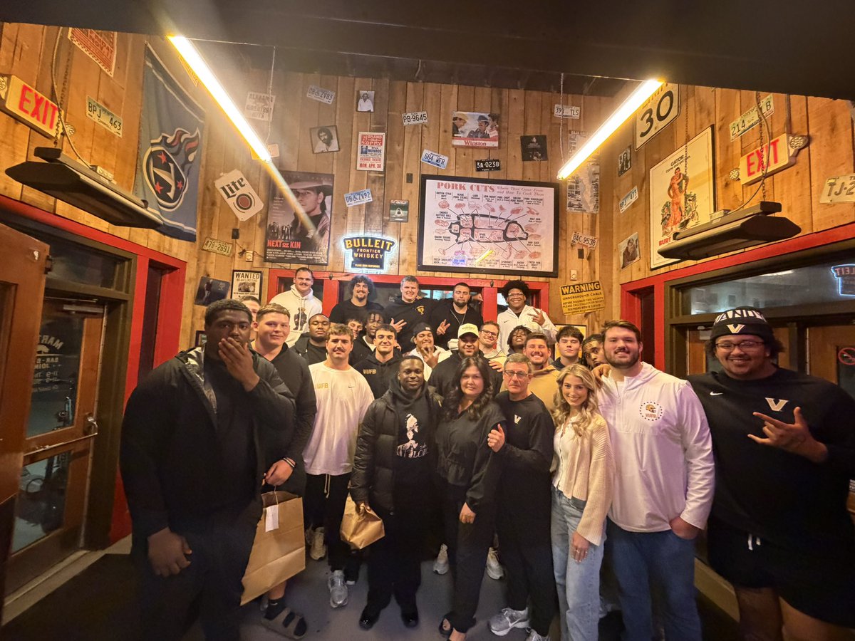 Chris Klenakis tweet media