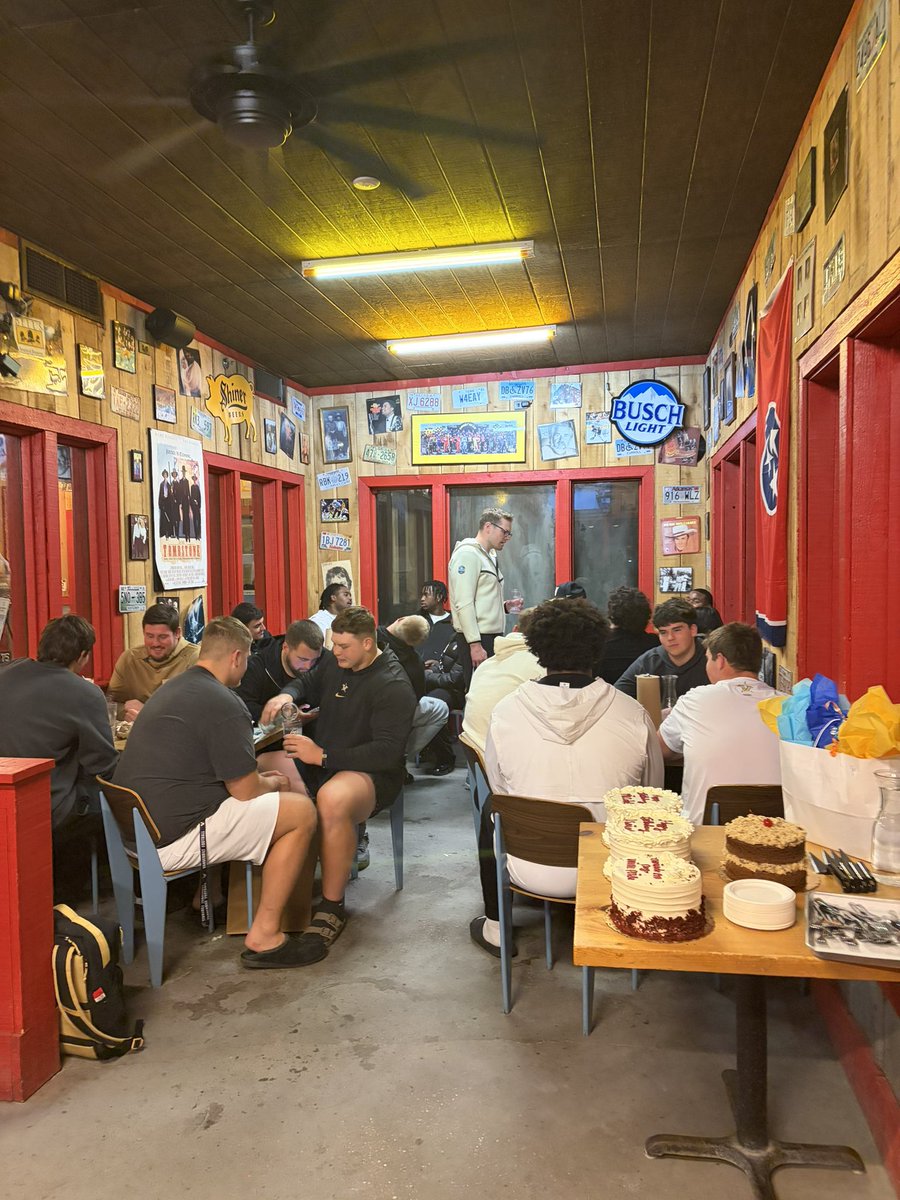 Chris Klenakis tweet media