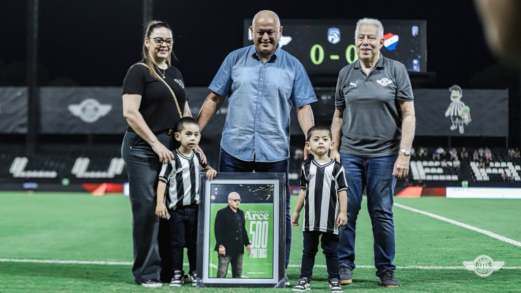 Club Libertad tweet media