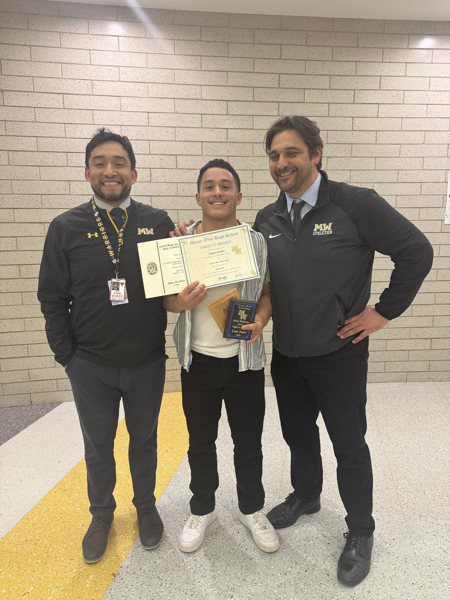 LouisAvalos21's tweet photo. Thank you Wrestling I enjoyed participating in one of the hardest sports in the world. 

Blessed to receive all rewards. 
2x All Conference 
2x sectional qualifier 
Brock Whitcamp 

With all of these accomplishments you’ve helped me achieve a spot on the Maine west Hall of Fame. https://t.co/tTlDw0bPxK