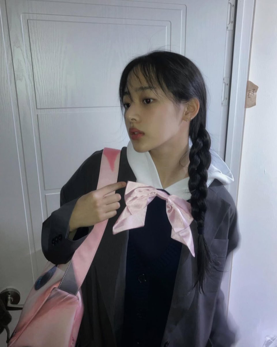 n년전 오늘의 민지 tweet media